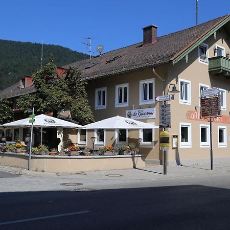 Landgasthof Kirchmayer ファルハント エクステリア 写真