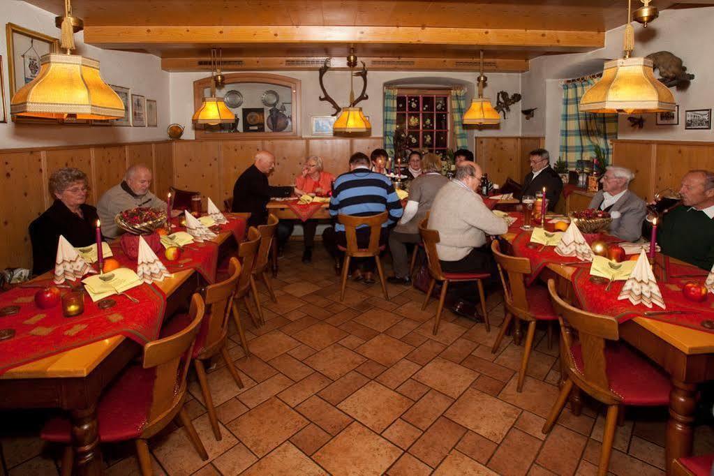 Landgasthof Kirchmayer ファルハント エクステリア 写真