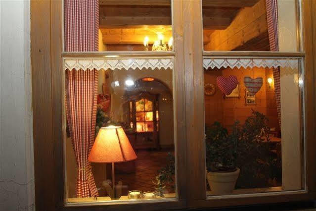 Landgasthof Kirchmayer ファルハント エクステリア 写真